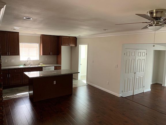 3rd image of 1004 E Herring Ave