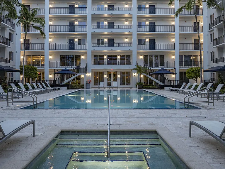 Manor in Plantation — Photo 6