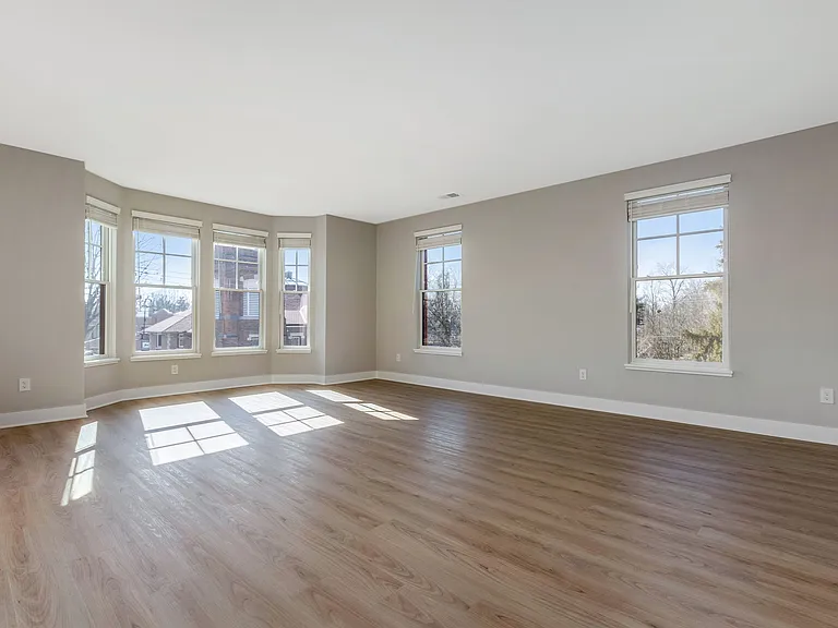 32 W College Ave #202 — Photo 12
