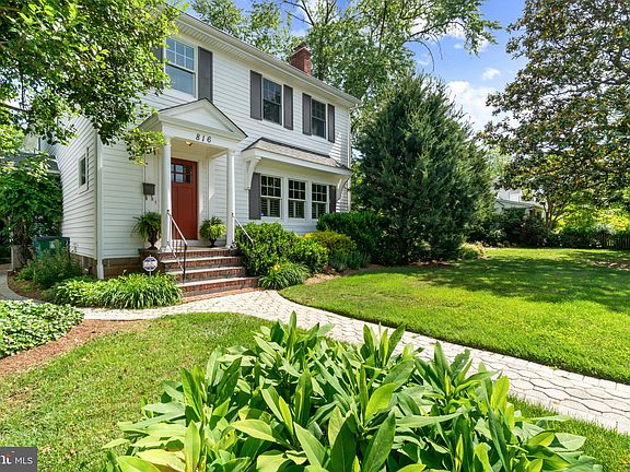 4th image of 816 Parkwood Ave