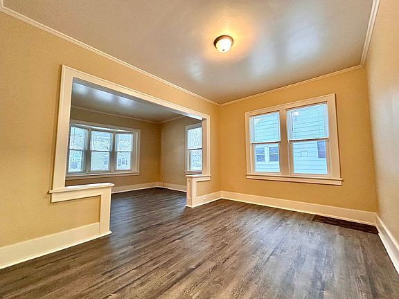 5th image of 2137 Rowe Ave NE