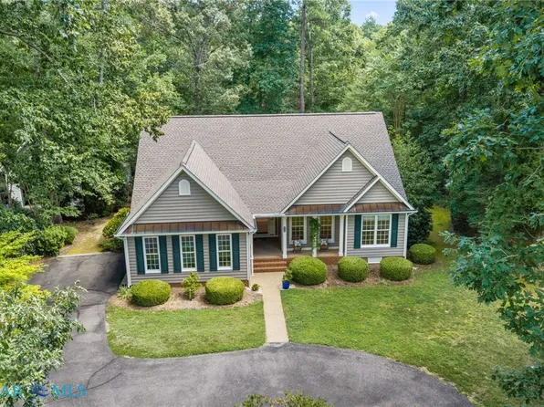 840 Middle Gate, Irvington, VA 22480