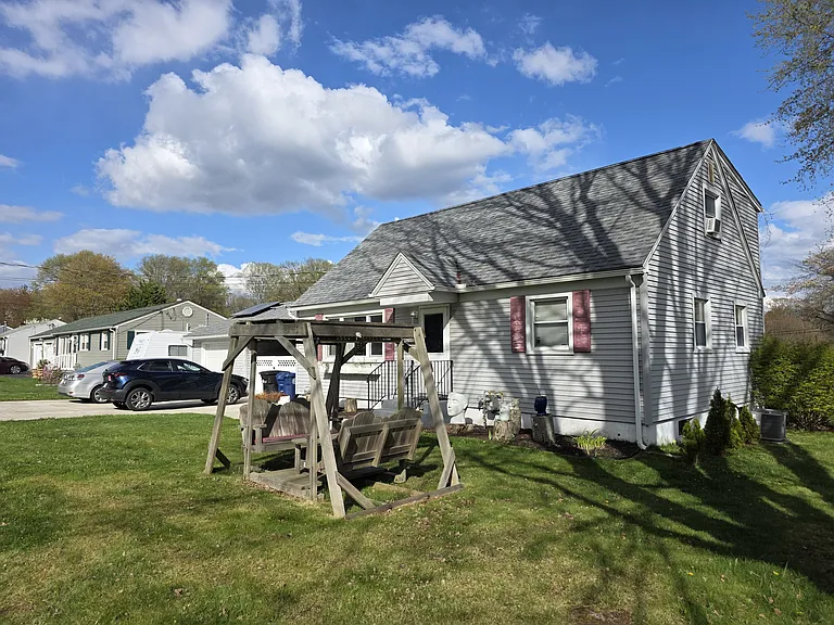 200 Benham Hill Rd — Photo 2