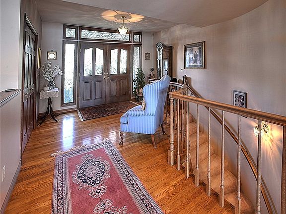 4th image of 48 Leschi Dr