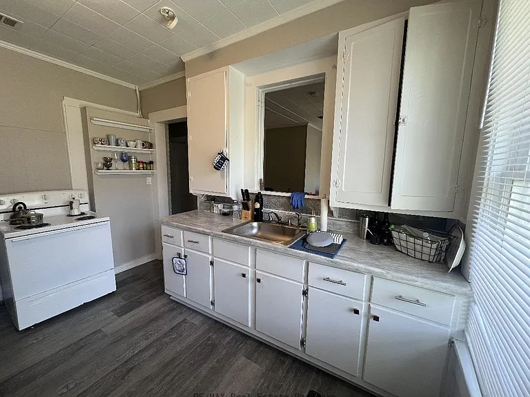 303 S 11th Ave — Photo 13