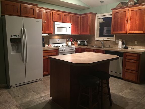 3rd image of 845 N Michigan Ave
