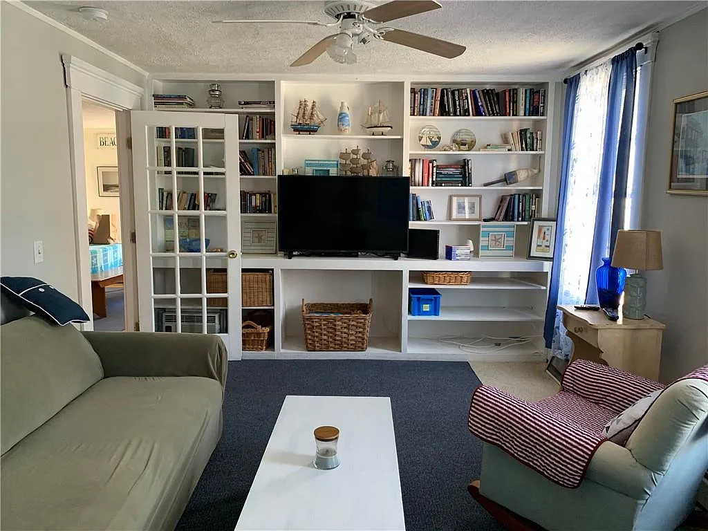 4 bed, 2.0 bath, 1800 sqft, $3,600 — Photo 3