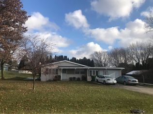 2443 S Victory Dr, Beloit, WI 53511