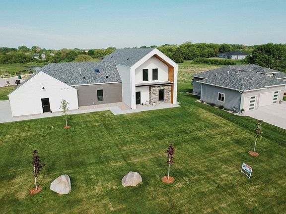 4th image of 604 Prairie Meadow Cir