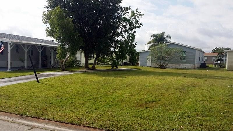 2nd image of 945 Thrush Cir
