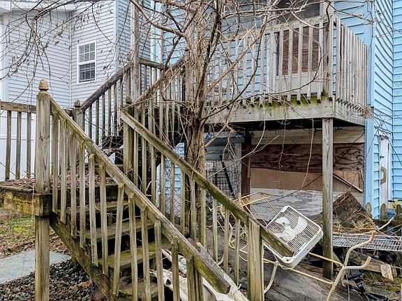 2nd image of 317 E Lamb St