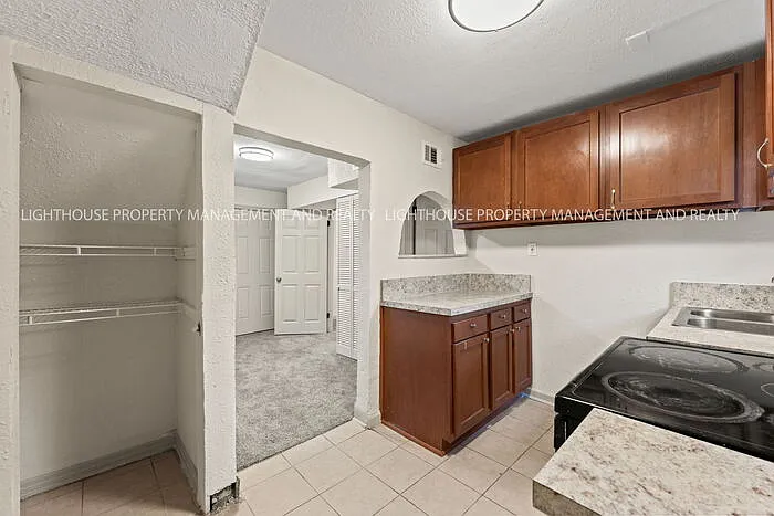 1417 W 31st St — Photo 12