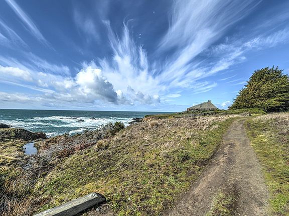 4th image of 160 Arch Rock Road