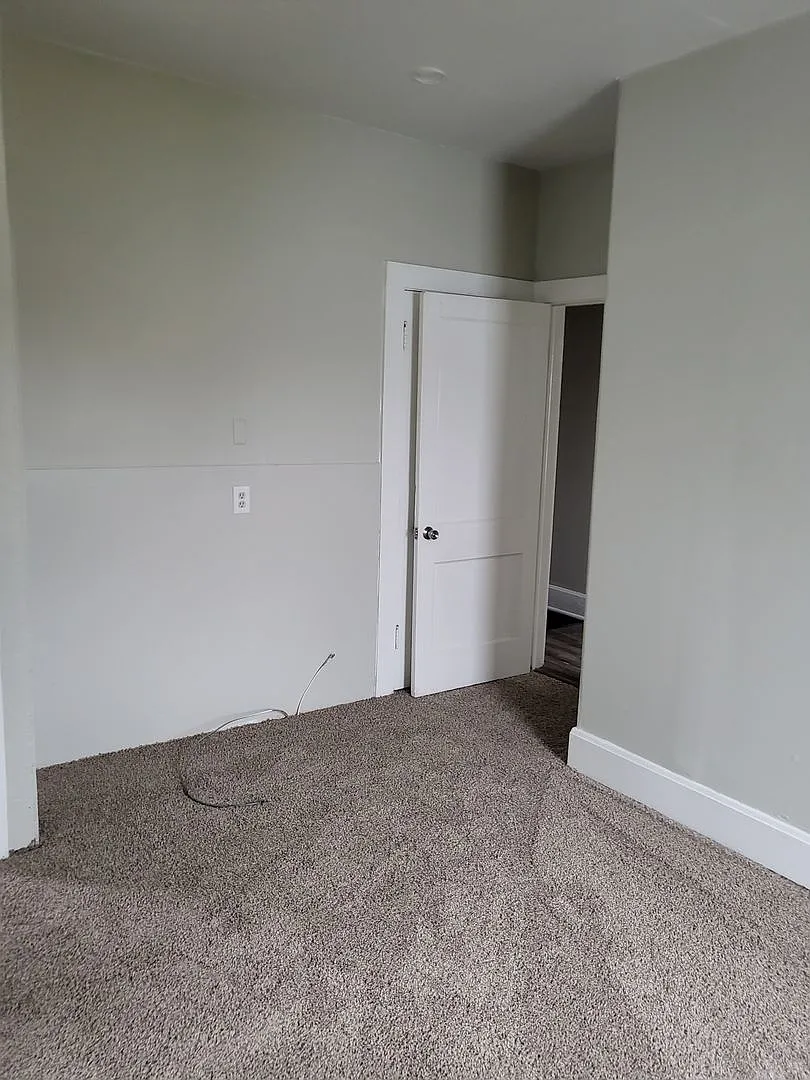 4 Bed 1 bath - EHA Approved! — Photo 4