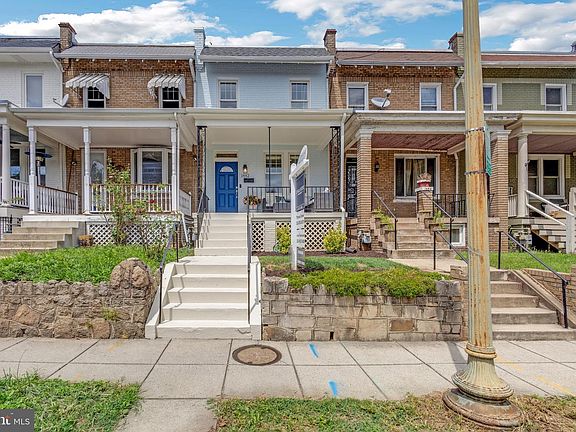2nd image of 1442 D St NE