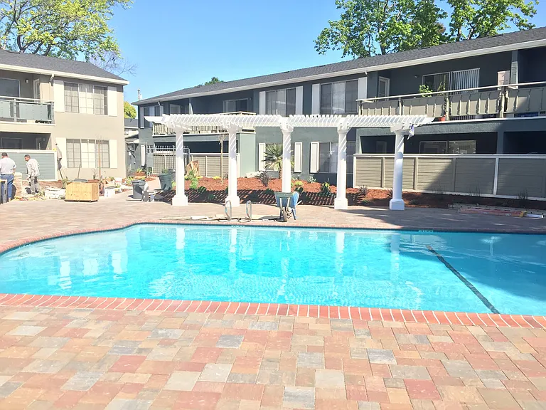PINEBROOK APTS — Photo 11