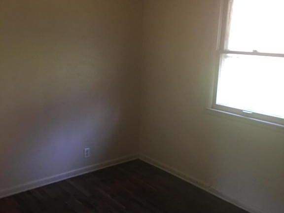 5th image of 1301 Felix St