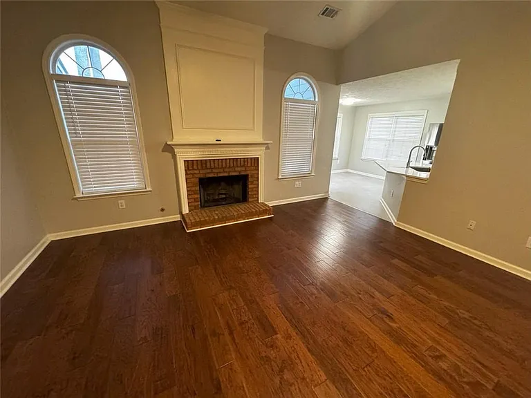 1425 Overland Xing — Photo 6