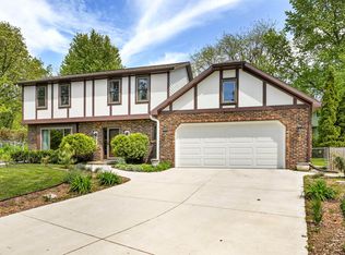 37 Harwood Cir N, Madison, WI 53717