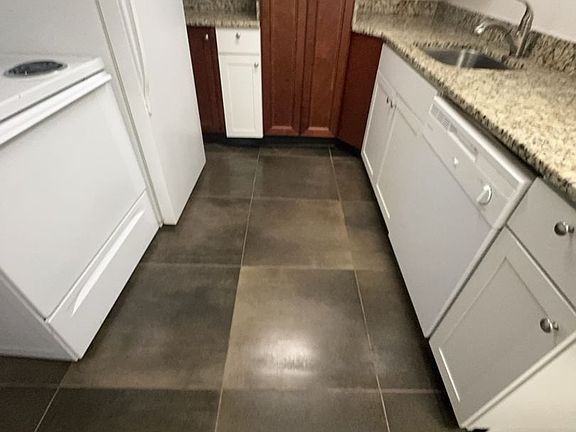 4th image of 770 E 61st St