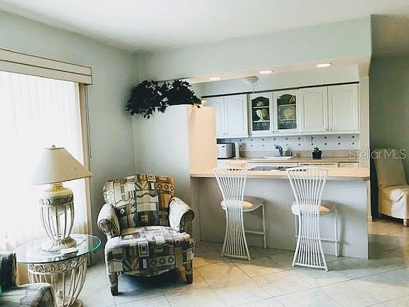 3rd image of 765 John Ringling Blvd #2CLARI