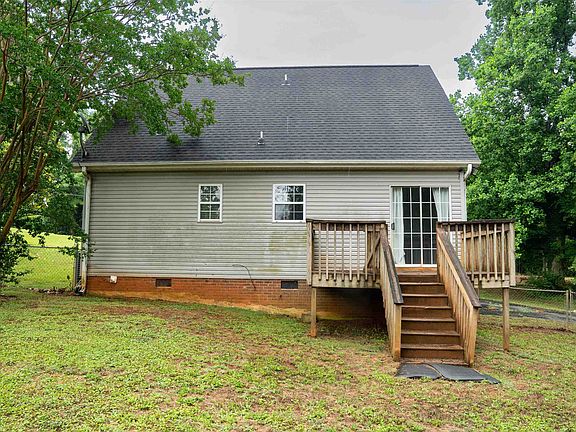5th image of 1026 Anderson Rd