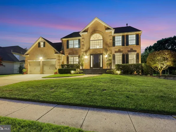128 Renaissance Dr, Cherry Hill, NJ 08003