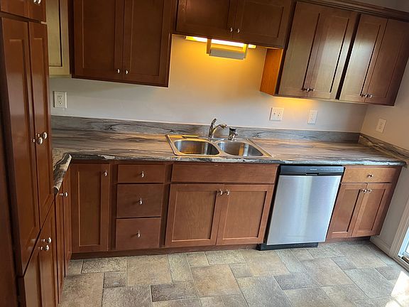 3rd image of 26553 Nagel St