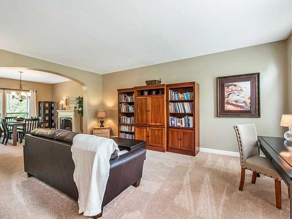 4th image of 1120 Glen Echo Ln