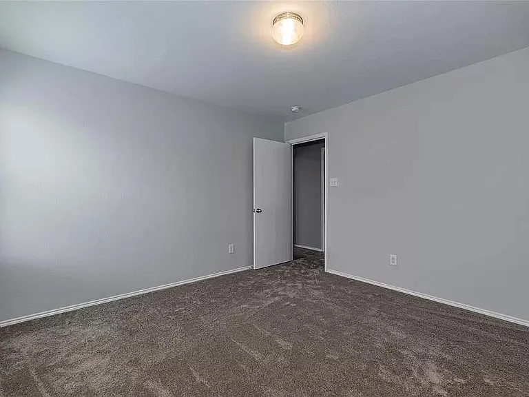 1208 Angelina Dr — Photo 21