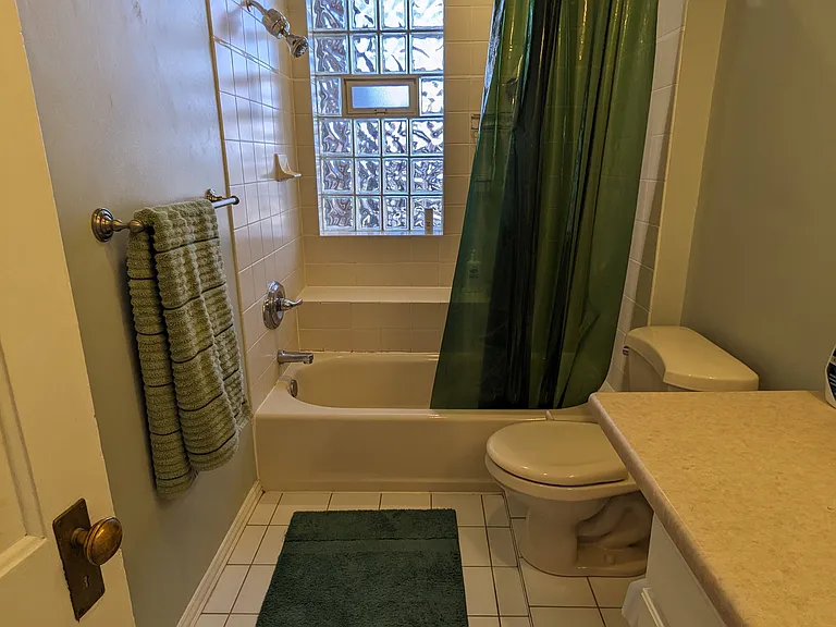 1233 N Marion St #2 — Photo 4