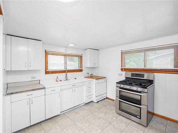 4th image of 110 Madison Ave