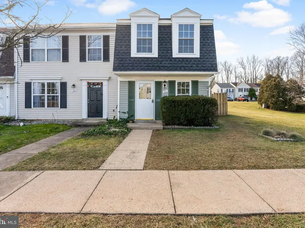 55 Quincy Ct, Sterling, VA 20165