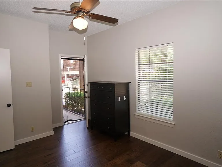 203 E 31st St #103 — Photo 17