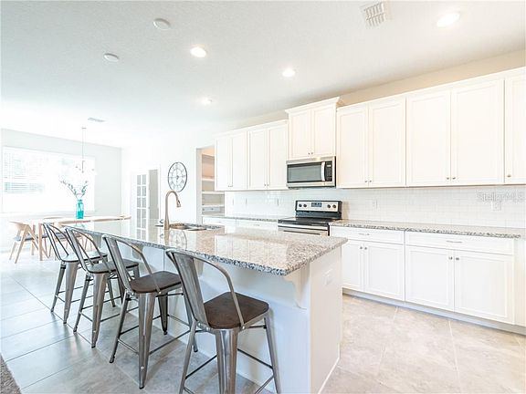 4th image of 2104 Donahue Dr