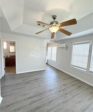 3rd image of 5718 Vermillion Blvd #B