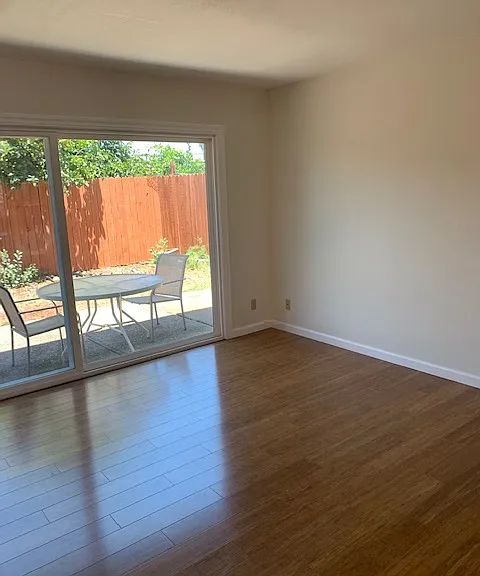 Cherry Way — Photo 1