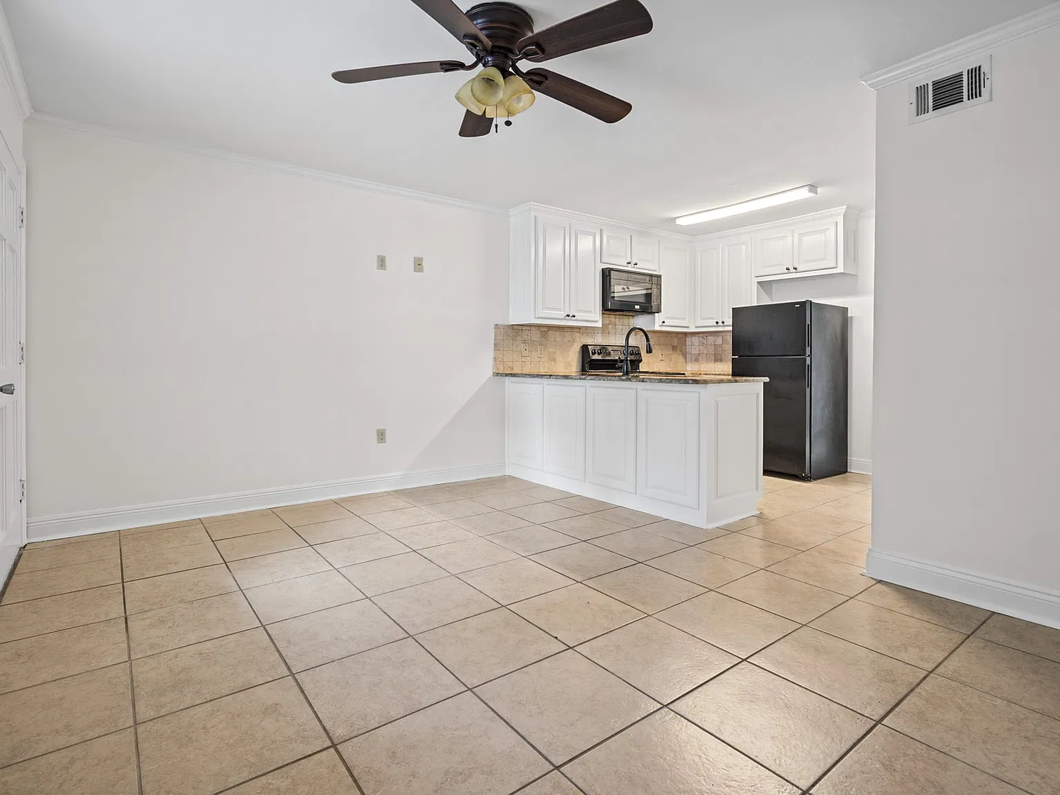 1 bed, 500 sqft, $1,095 — Photo 2