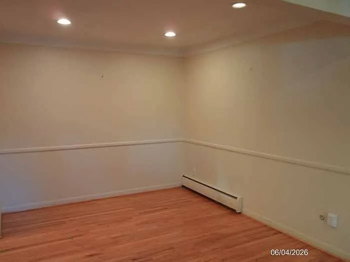 2 bed, 1.0 bath, 900 sqft, $2,200 — Photo 3