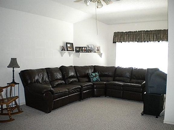 4th image of 979 Wisperwood Dr