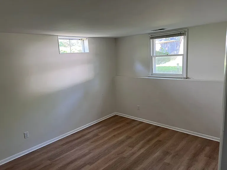 519 Kenmore Rd — Photo 16