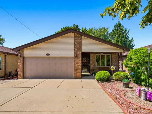 288 Escanaba Ave, Calumet City, IL 60409