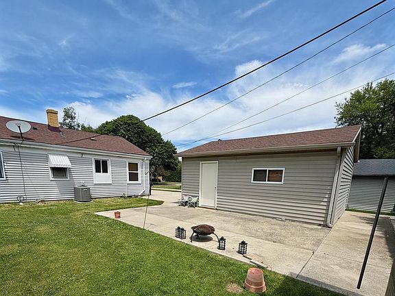3rd image of 1225 Lombard AVENUE