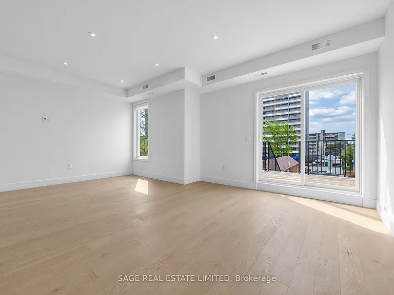 909 Castlefield Ave #3 — Photo 5