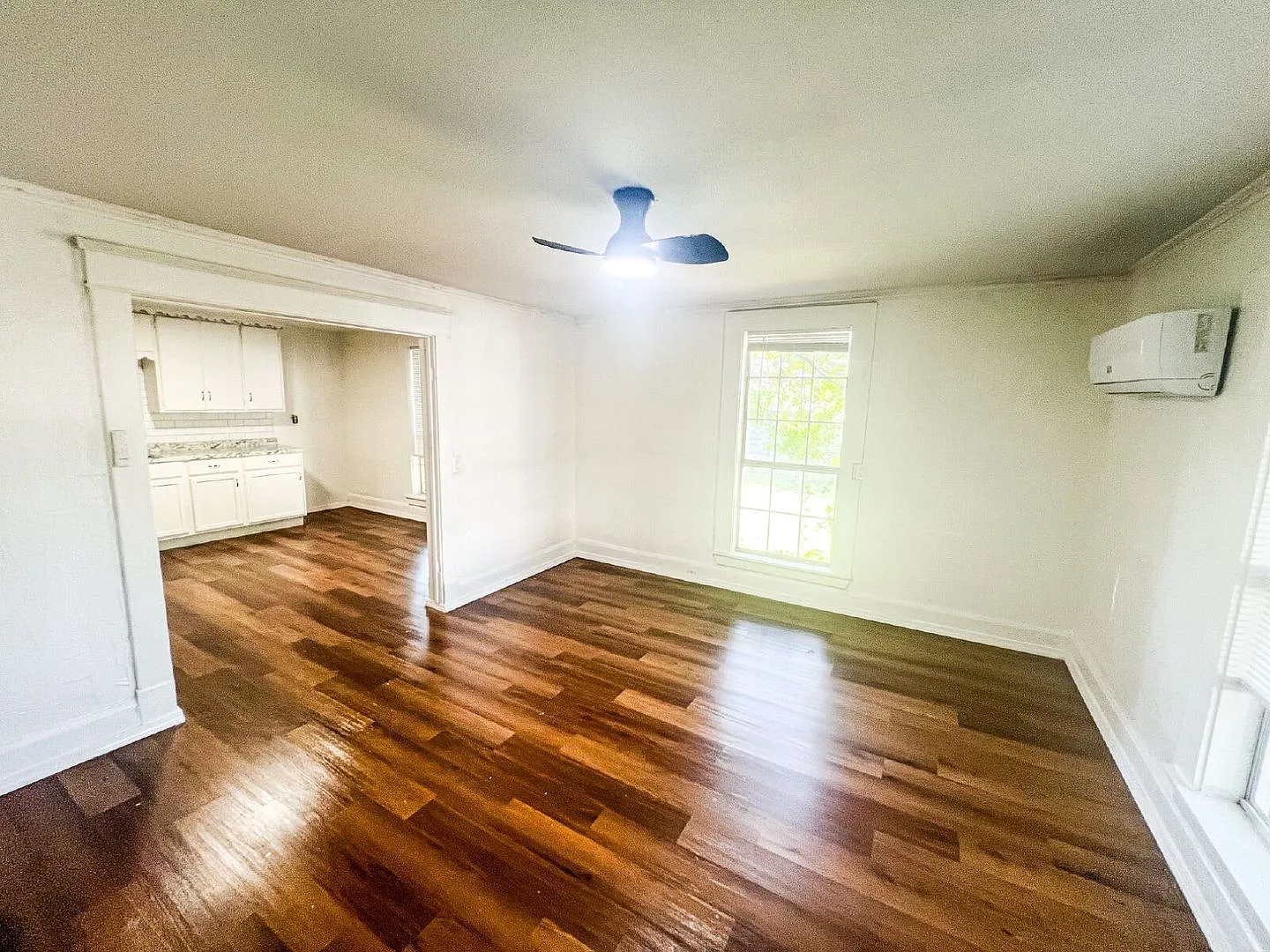Spacious 3-Bed, 2-Bath with Flexible Dual Living Areas in Cleveland — Photo 3