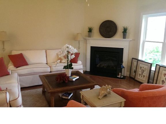3rd image of 19 Golden Eagle Dr