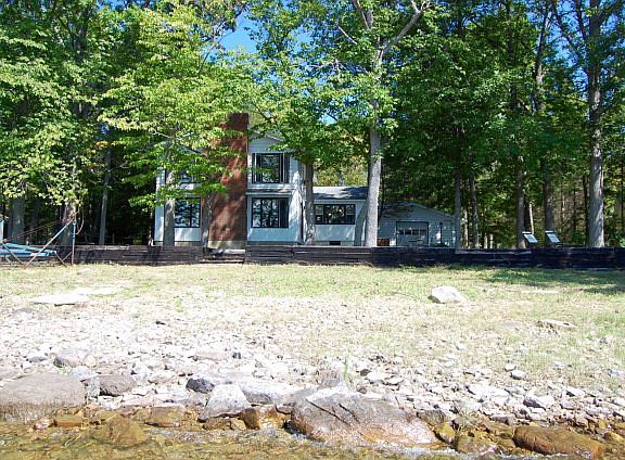2nd image of 211 Corlear Dr