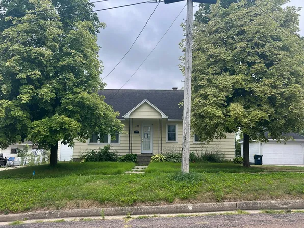 105 Center St, Elroy, WI 53929