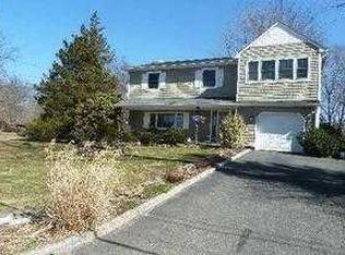 19 Erie St, Port Jefferson Station, NY 11776