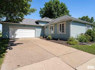 5705 Appomattox Rd, Davenport, IA 52806